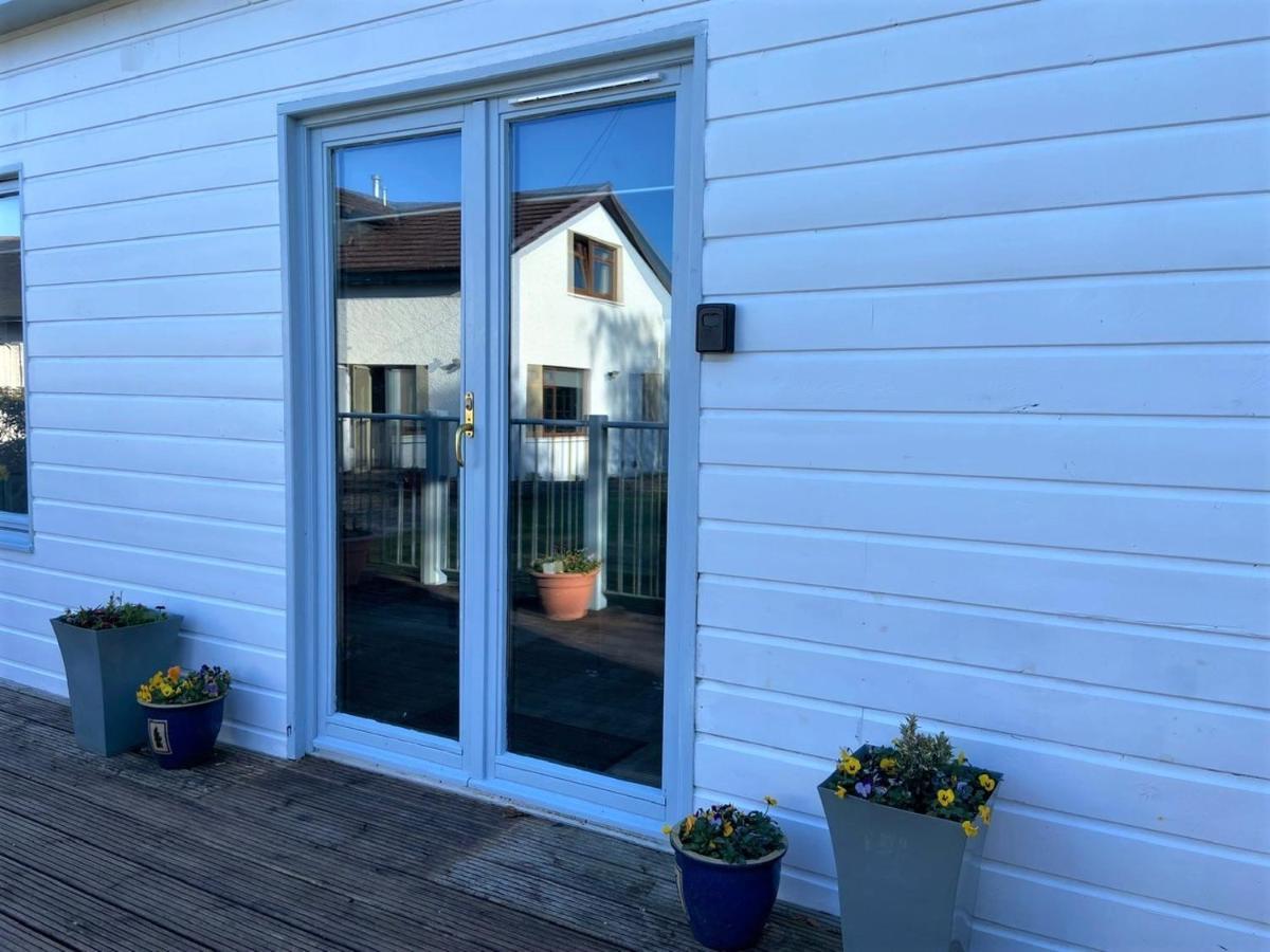 Chalet On The Green - Self Contained With Parking. Inshes Exterior foto